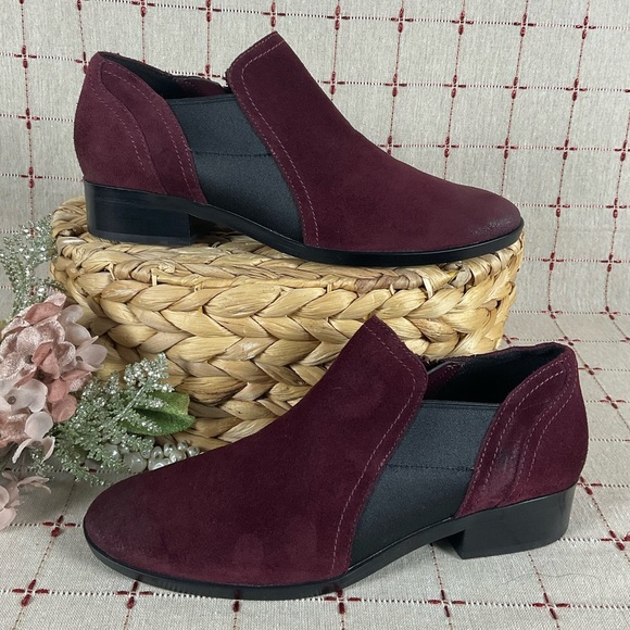 Naturalizer “Royal” Chelsea Ankle Boots Burgundy Maroon Suede Bootie Sz 6.5 - Picture 1 of 8